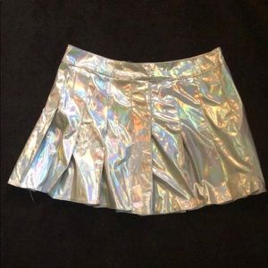 Holographic skirt